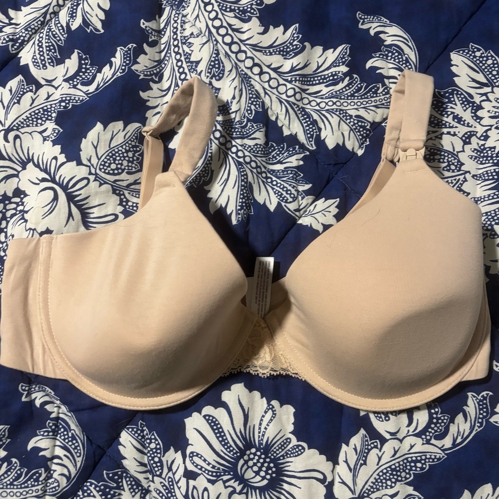Gilligan & O'Malley Cream T-Shirt Bra Full Coverage Nursing Bra 38D
